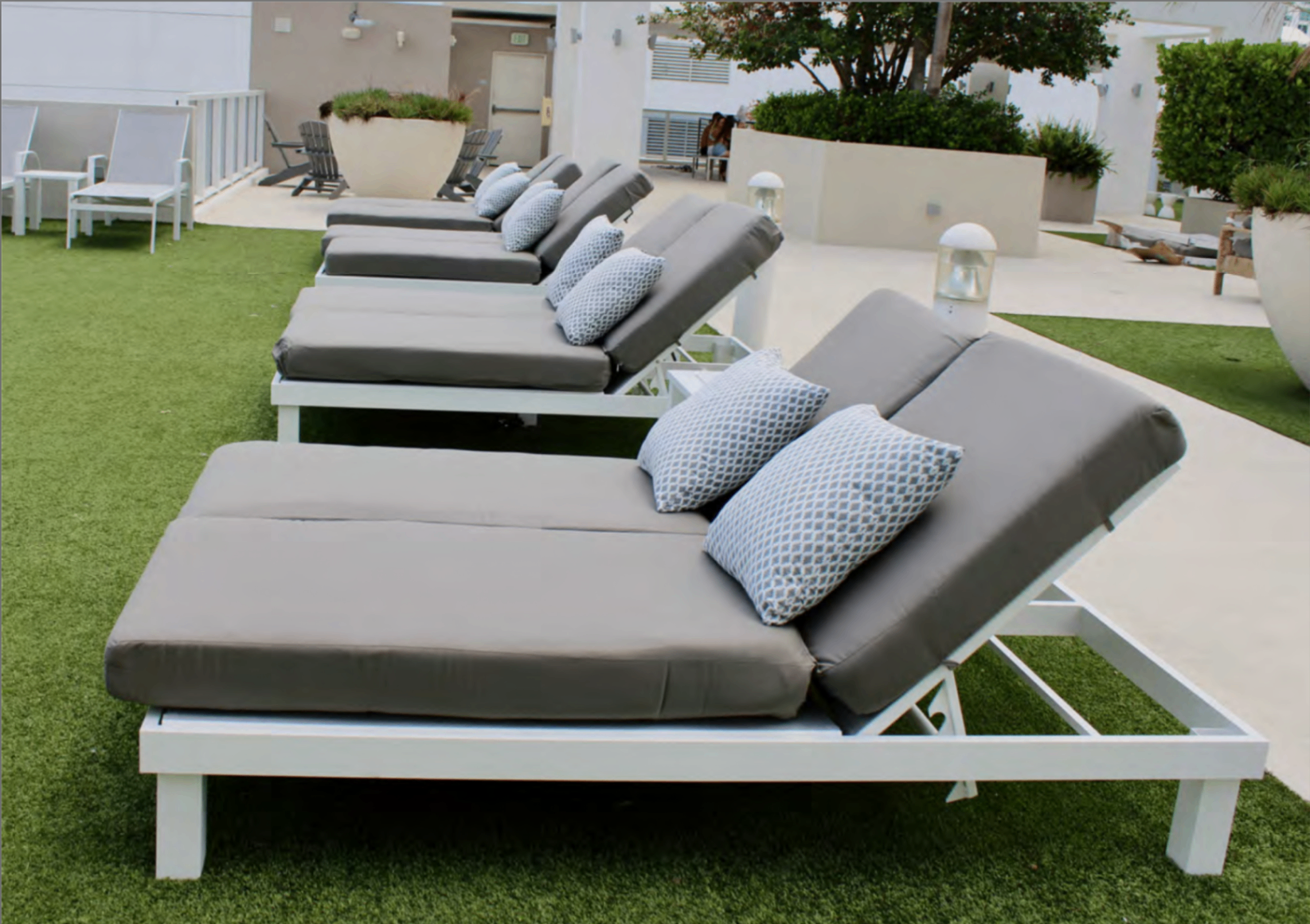 Poolside Chaise Row