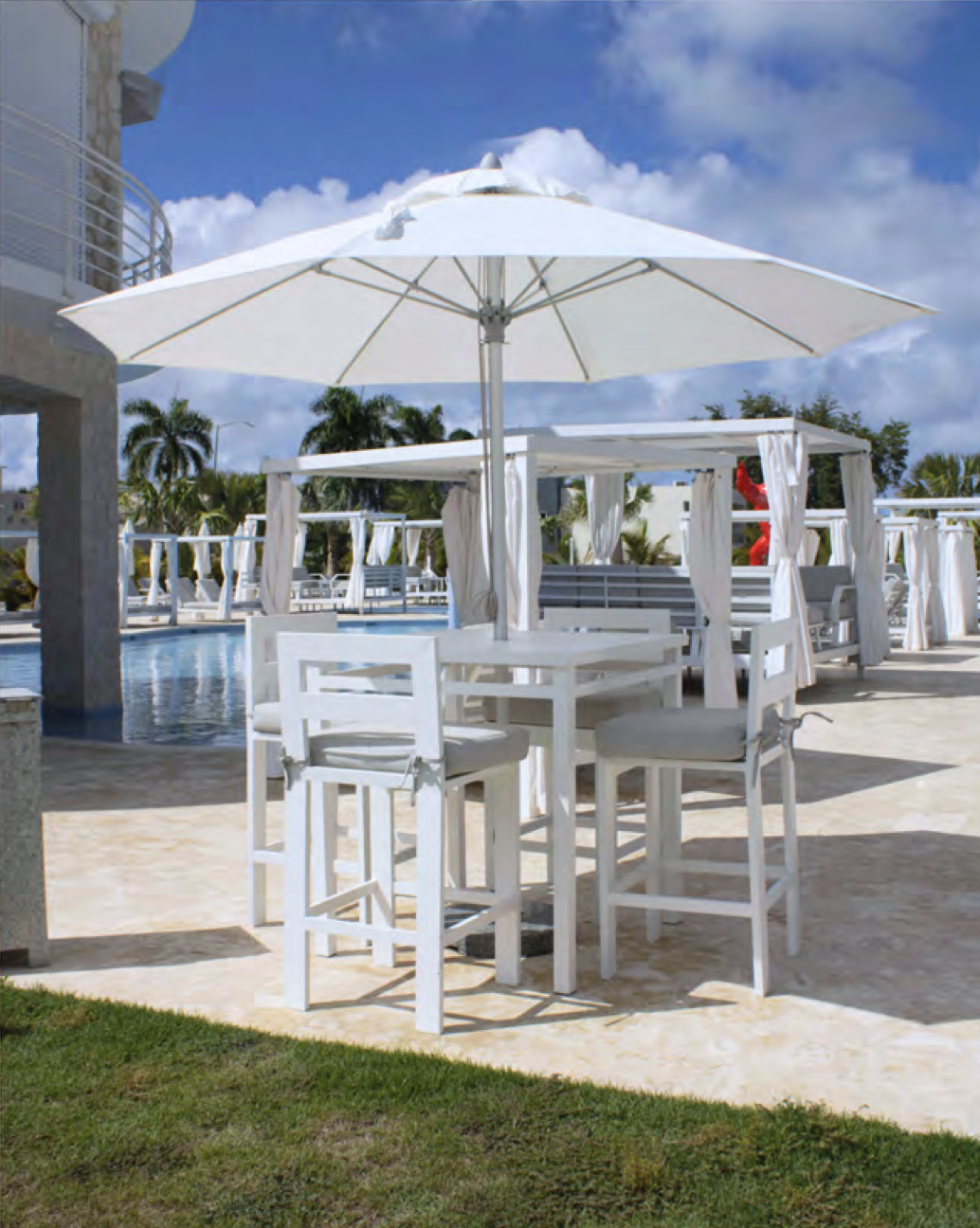 Outdoor Bar Set with Umbrella
